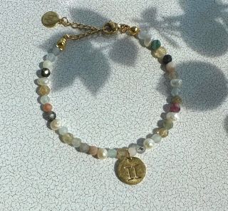 z o d i a c b r a c e l e t s Náramky, které v sobě nesou víc než jen krásu ✨ osobní talisman, který tě bude provázet...